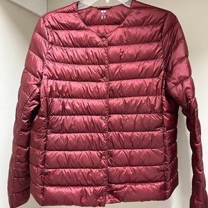 Rare snap front Wine color Uniqlo packable light weight down jacket